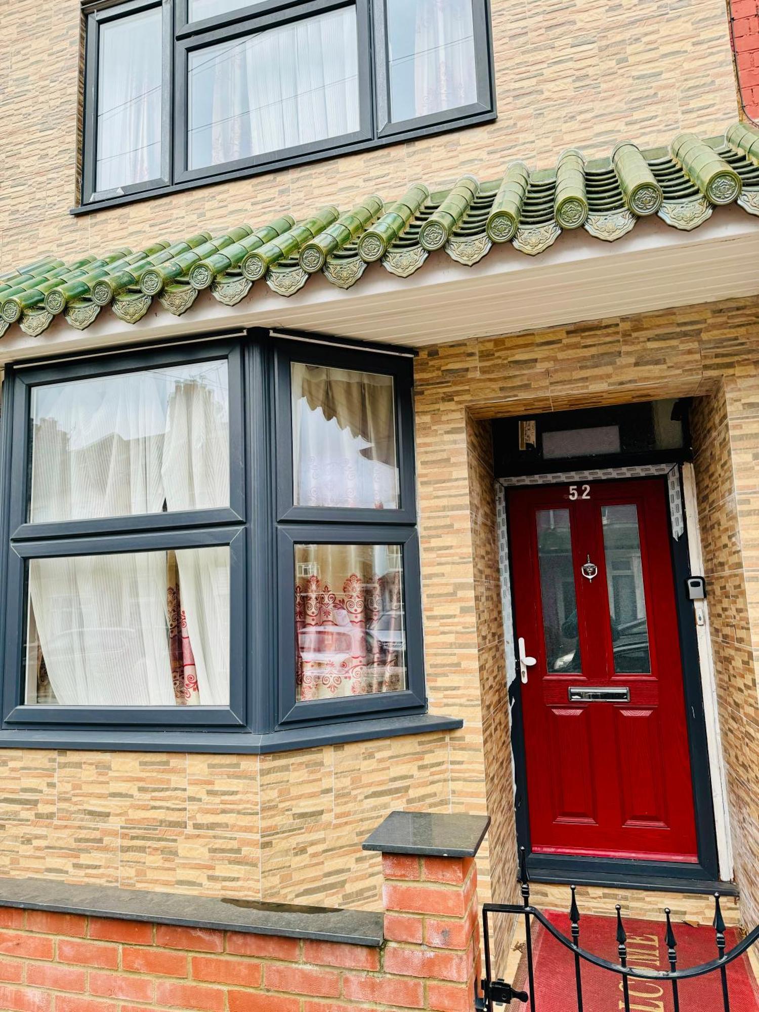 The Great Falcon Accommodation London Exterior photo